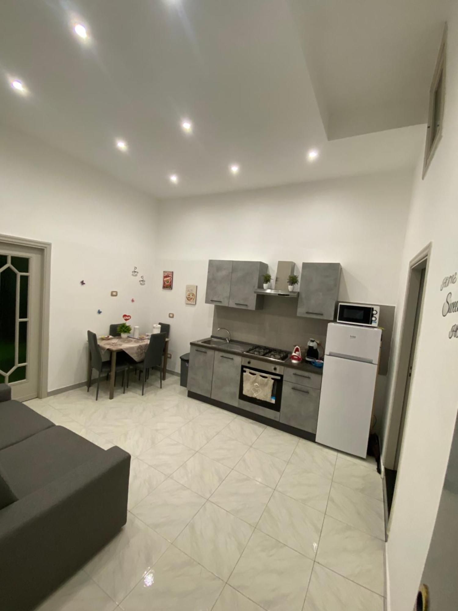 Home La Piazzetta Neapel Exterior foto